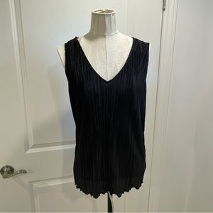 Banana Republic Pleated V-neck Sleeveless Blouse Small